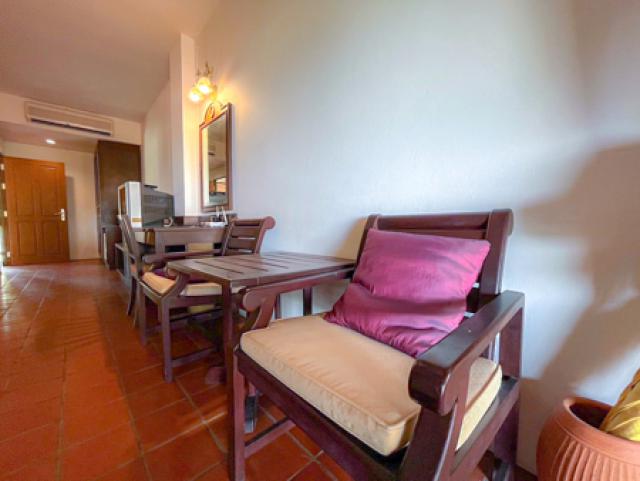 1-Bedroom Furnished Seaview Apartment with Beachfront Pool near Hua Thanon Koh Samui