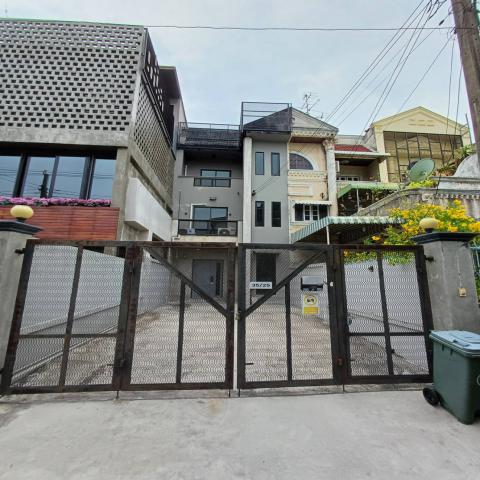 ขายโฮมออฟฟิศ3ชั้นย่านลาดพร้าวบางกะปิรามคำแหงซอยลาดพร้าว124ใกล้MRTมหาดไทยท่าเรือมหาดไทย