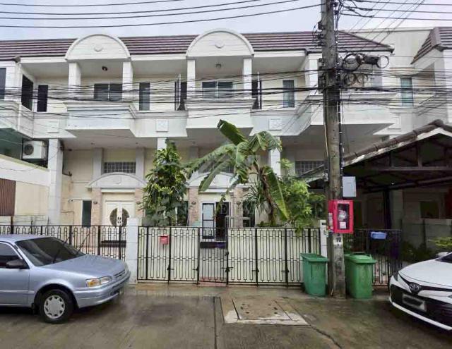 ทาวน์โฮม 2.5 ชั้น หมู่บ้าน วิดาภา พาร์ค บ้านกล้วย - ไทรน้อย