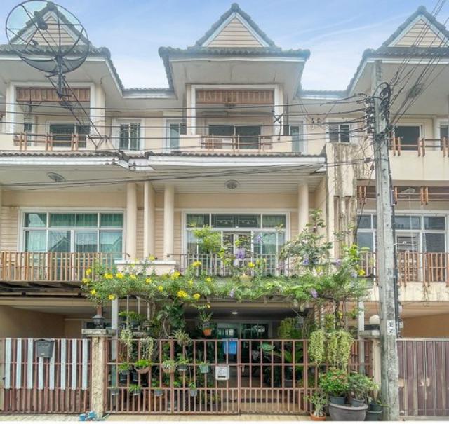 นวนิช   ปากเกร็ด  ทาวน์โฮมเมืองปากเกร็ด ทำเลดี ใกล้เซ็นทรัลแจ้งวัฒนะ 