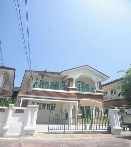 ให้เช่าบ้านเดี่ยว 2 ชั้น 220 ตรม. บ้านอัญชัญ ซ.ศรีนครินทร์ 51 ใกล้รถไฟฟ้า และซีคอนสแควร์