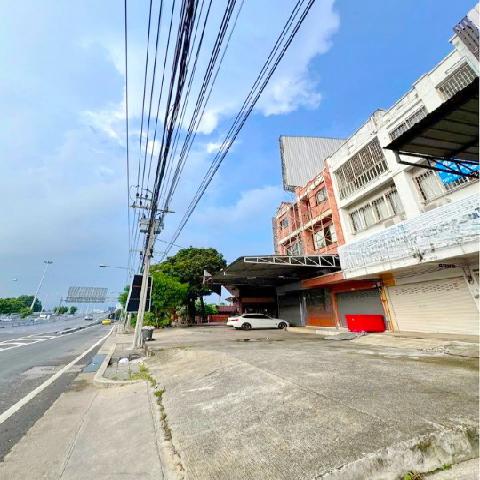 1 คูหา 20 ตร.วา MRT บางรักน้อยท่าอิฐ 2.5 กม.ราชพฤกษ์ ให้เช่าอาคาร 3.5 ชั้น .256 ตร.ม.ติดถนนใหญ่ 4 นอน 3 น้ำ รร.นานาชาติ ร่วมฤดี 1.6 กม. 