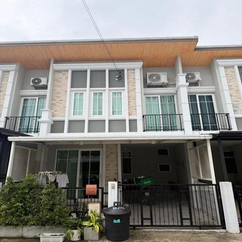 ให้เช่าทาวน์เฮ้าส์ 2 ชั้น 17.3 ตรว. โกลเด้น ทาวน์ รามอินทรา-วงแหวน ถนนคู้บอน หันทางทิศเหนือ 