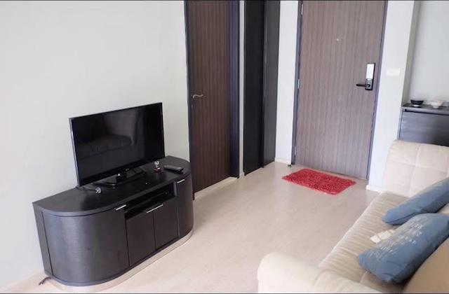 Rhythm Sukhumvit 44 Clean comfortable convenient 7th floor BTS Phra Khanong