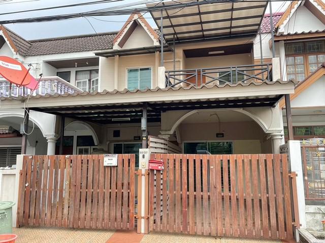 ขายทาวน์เฮาส์ หมู่บ้านอยู่เจริญ ซ.พหลโยธิน 50 ที่ดินขนาด 28 ตร.ว.