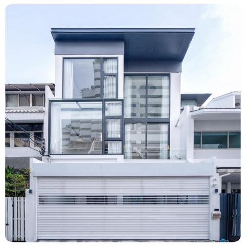 ขาย Townhome 3 ชั้น 250 ตร.ม. ซอยสุขุมวิท 15 ติดโรงเรียนนานาชาติ NIST และ 5 นาที ถึง BTS อโศก 