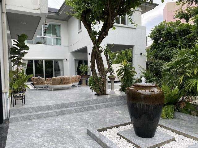 HR2559ให้เช่าบ้านเดี่ยว ตกแต่งสุดหรู หมู่บ้านโนเบิลทารา  พัฒนาการ สระว่ายน้ำส่วนตัว หลังมุม เหมาะอยู่อาศัย