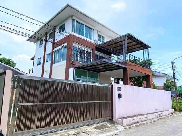 พหล ประเสริฐมนูกิจ 1-11 จอดรถ 6คัน  ม.เกษตร ลาดปลาเค้า ให้เช่าคฤหาสน์ เดี่ยว 5นอน 3 ชั้น 100 ตร.ว.  400 ตร.ม. สุกี้ตี๋น้อย เกษตร-นวมินทร์