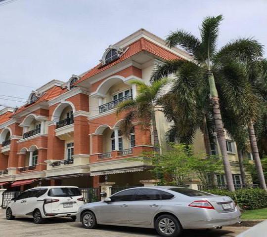 P805 ให้เช่า ทาวน์โฮม Casa City คาซ่า ซิตี้ ลาดพร้าว เลียบด่วนเอกมัย-รามอินทรา ซอยโยธินพัฒนา3 **เลี้ยงสัตว์ได้ หลังมุม 3 ห้องนอน